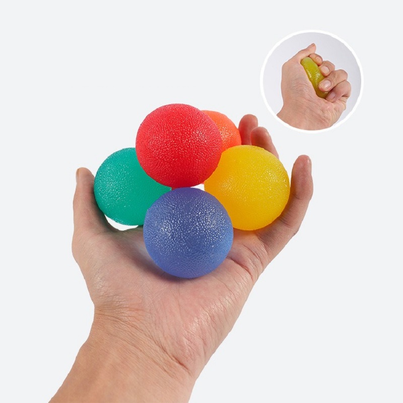 Sports Equipment Website - Tay Cầm Trứng Cầm Bóng Ngón